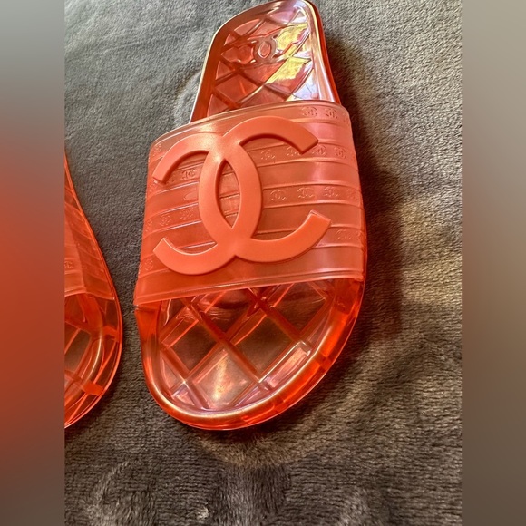 Chanel Jelly Slides - Picture 3 of 15